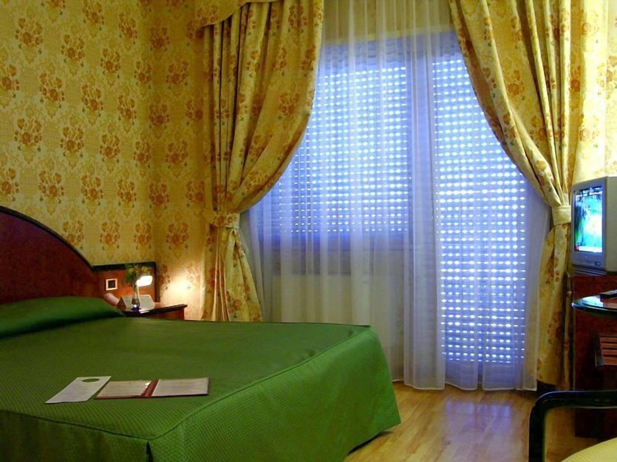 Grand Dei Cesari Hotel 4*