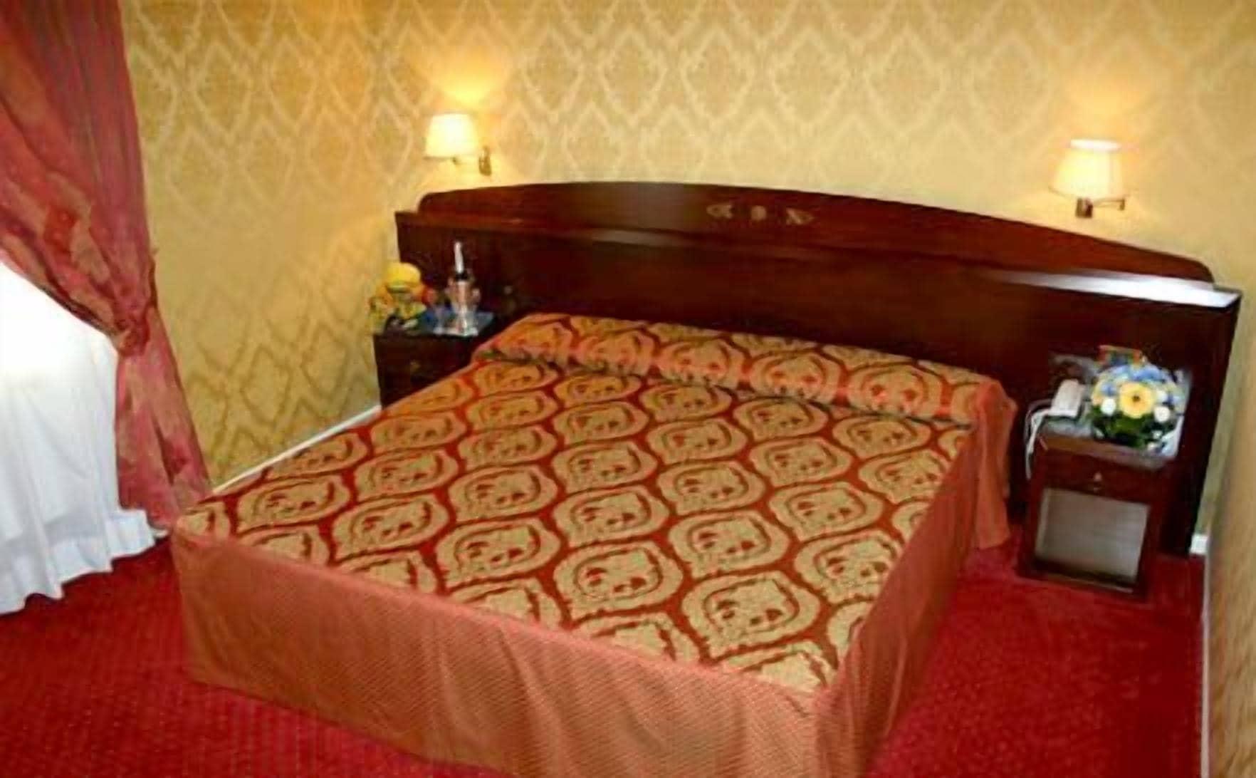 Grand Dei Cesari Hotel 4*