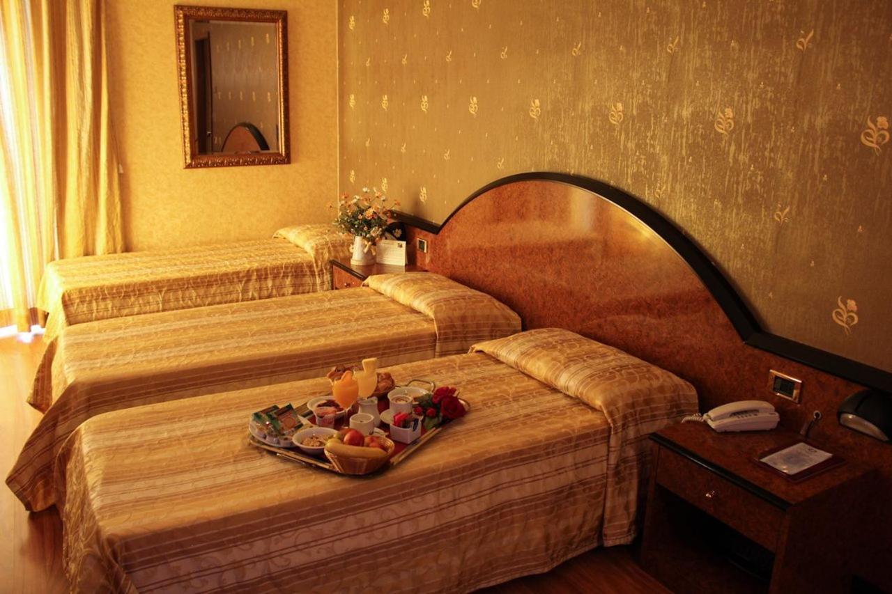 Hotel Grand Dei Cesari 4*